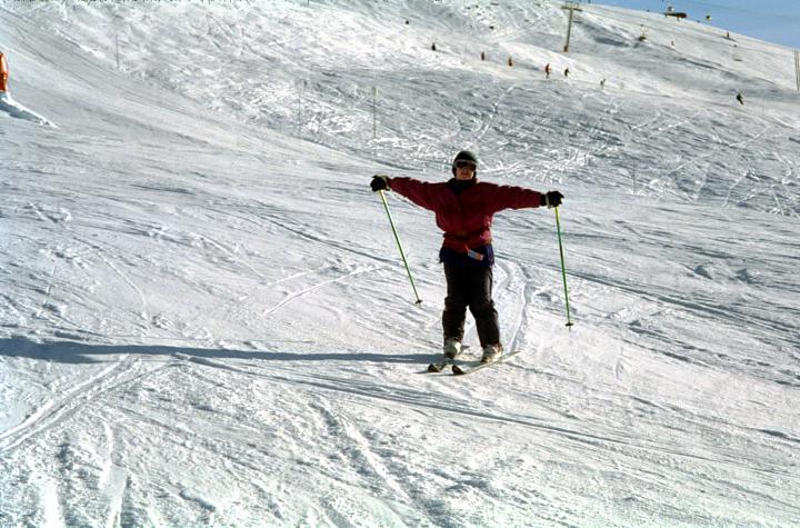 Edel with her world famous "scarecrow on skis" impression